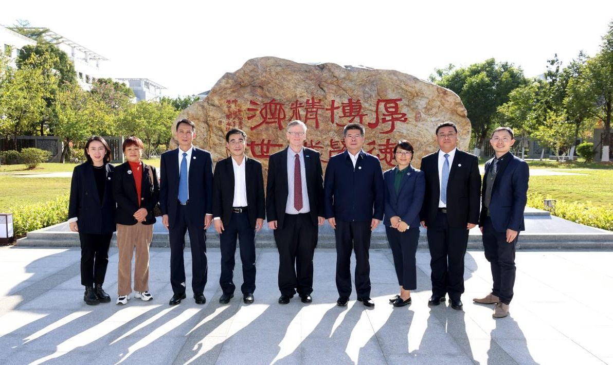 世界卫生组织整合医疗服务司司长鲁迪·埃格斯一行访问taptap点点