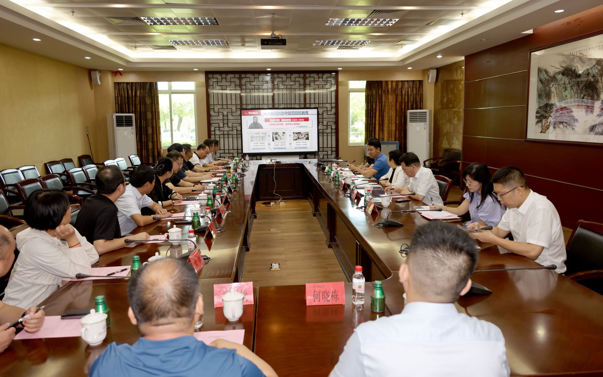 嵩县县委书记辛俊峰来校调研交流